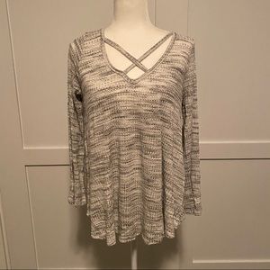 Gray and white long sleeve flowy tee